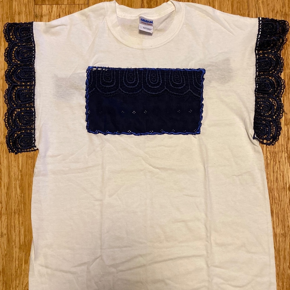Decorated t-shirt handmade by Carla